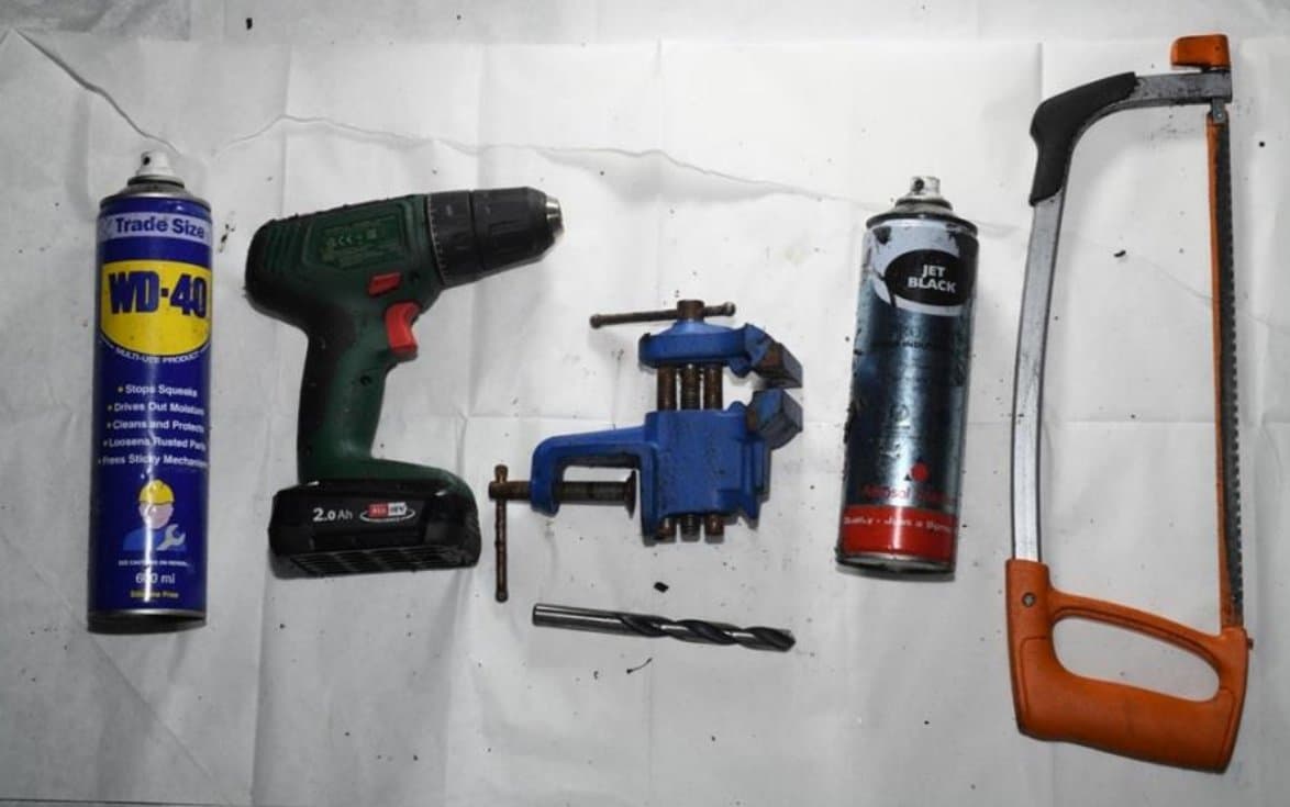 Sentencian a un adolescente por transformar pistolas de balines en armas de fuego auténticas en Birmingham.