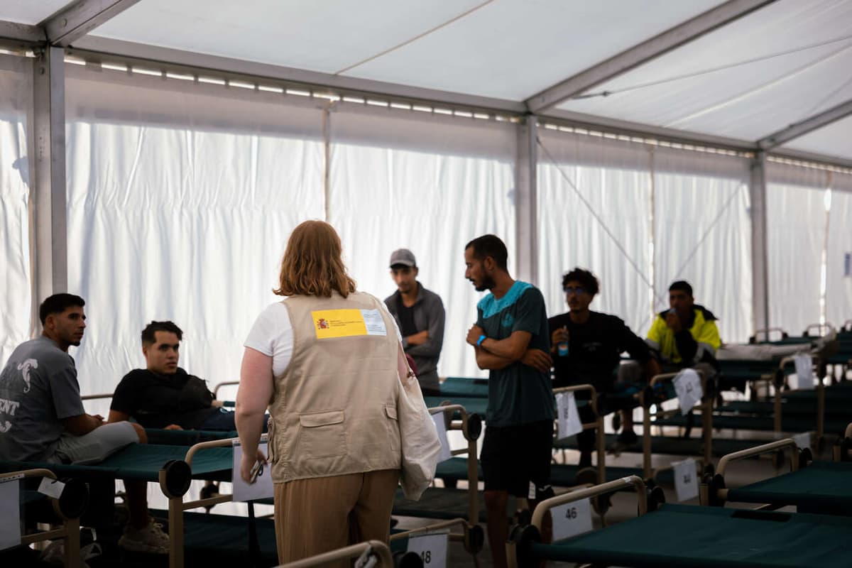 La Audiencia Nacional acepta el recurso del SUP contra el albergue de migrantes en el puerto de Poniente de Ceuta.