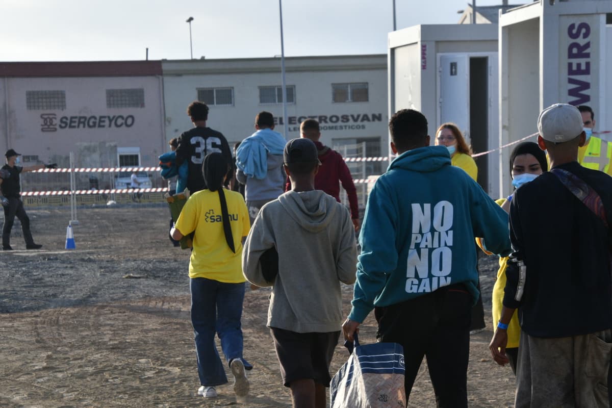 La saga del campamento de migrantes en el puerto: aceptado el recurso del SUP