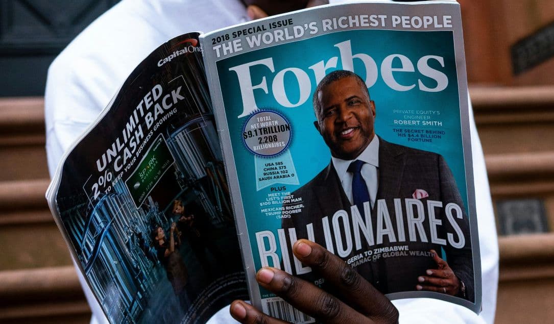 Forbes acepta preliminarmente pagar 10 millones de dólares para resolver una demanda por interceptación de comunicaciones en California.
