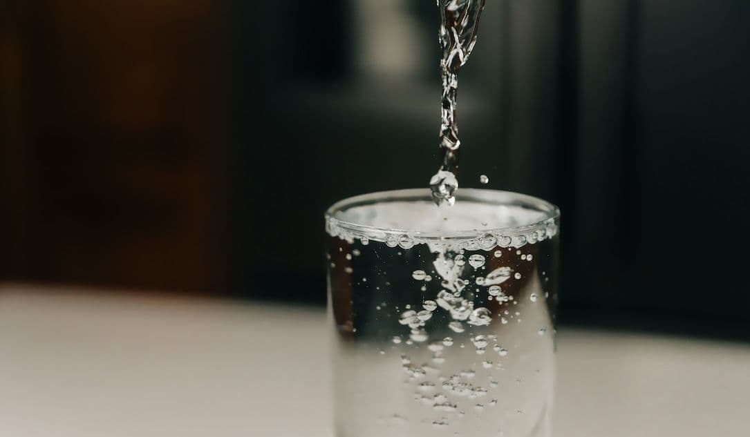 Grupo de servicios de agua se asocia con una filial de DEF CON para el Centro de Vigilancia del Agua.