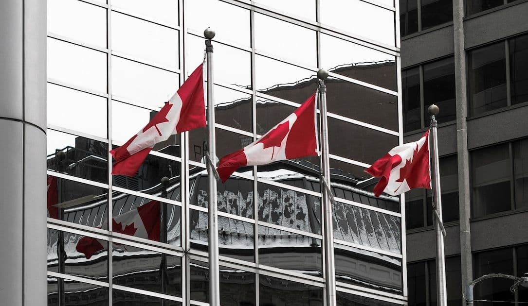 La agencia de espionaje canadiense informa sobre el hackeo de tres grupos criminales en 2025.