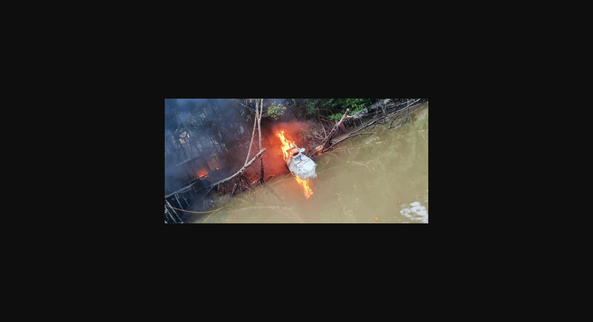 Incendian un narcosubmarino en las márgenes del río Orinoco