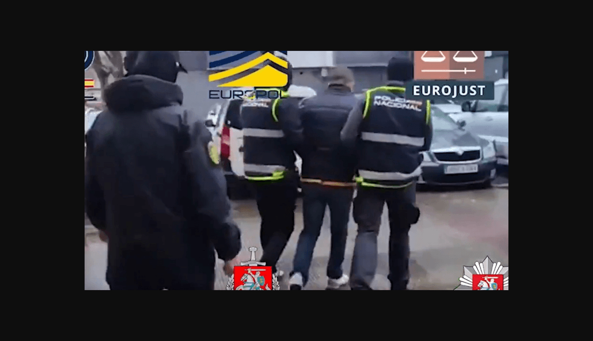 Captaba mujeres en Galicia para transportar cocaína a Islandia.