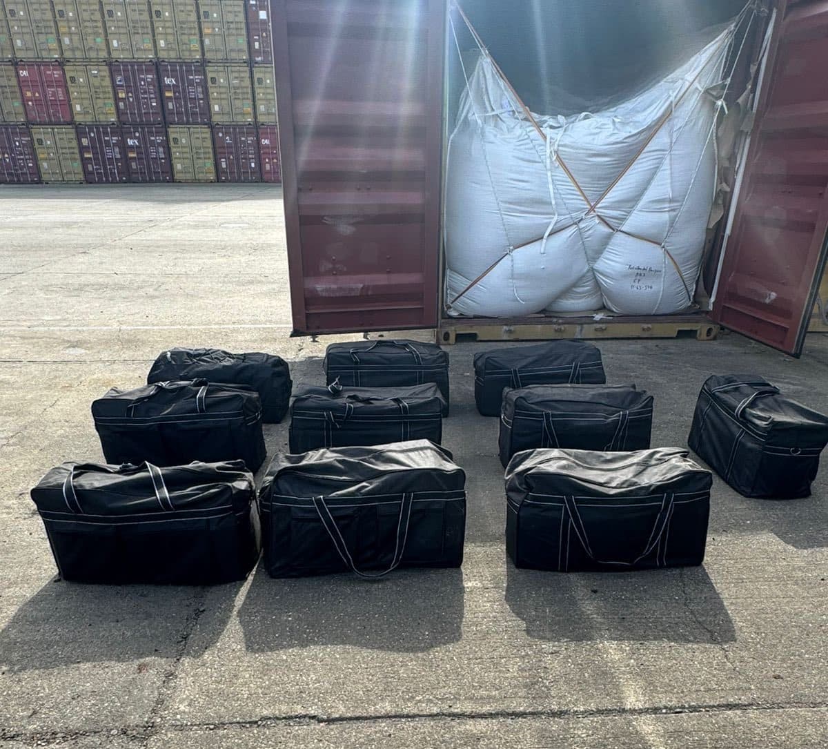 Detienen el paso de un importante cargamento de cocaína con destino a Barcelona