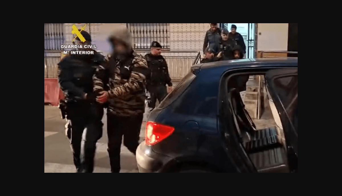 Tres arrestados después de una persecución entre narcotraficantes marselleses en Los Barrios y Jerez.