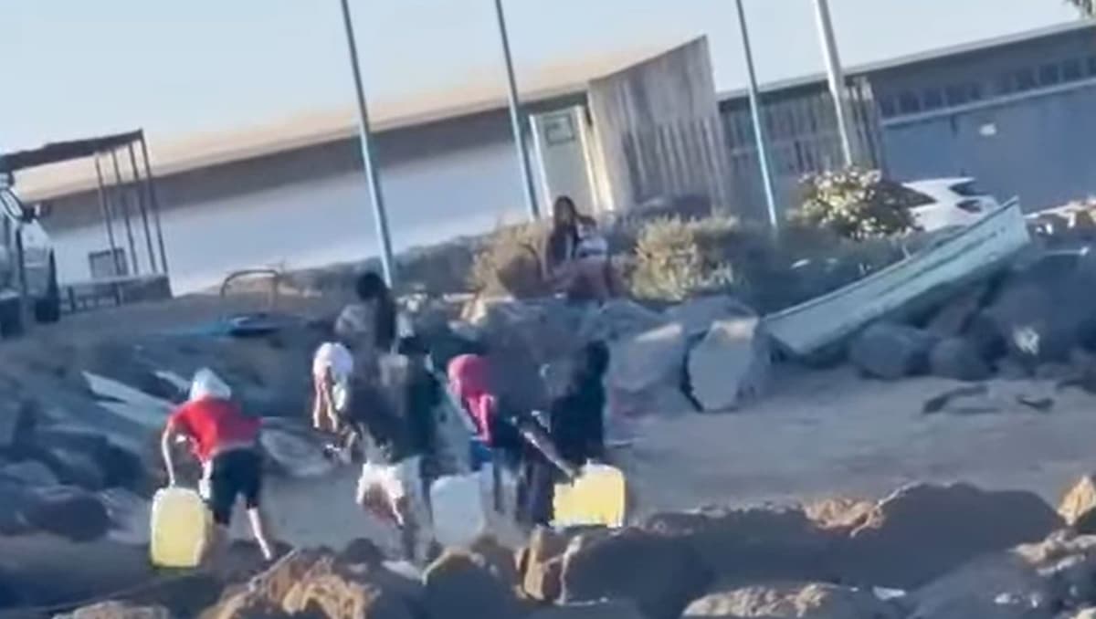 ¡Enfrentamiento en vivo en una diminuta playa del Guadiana!