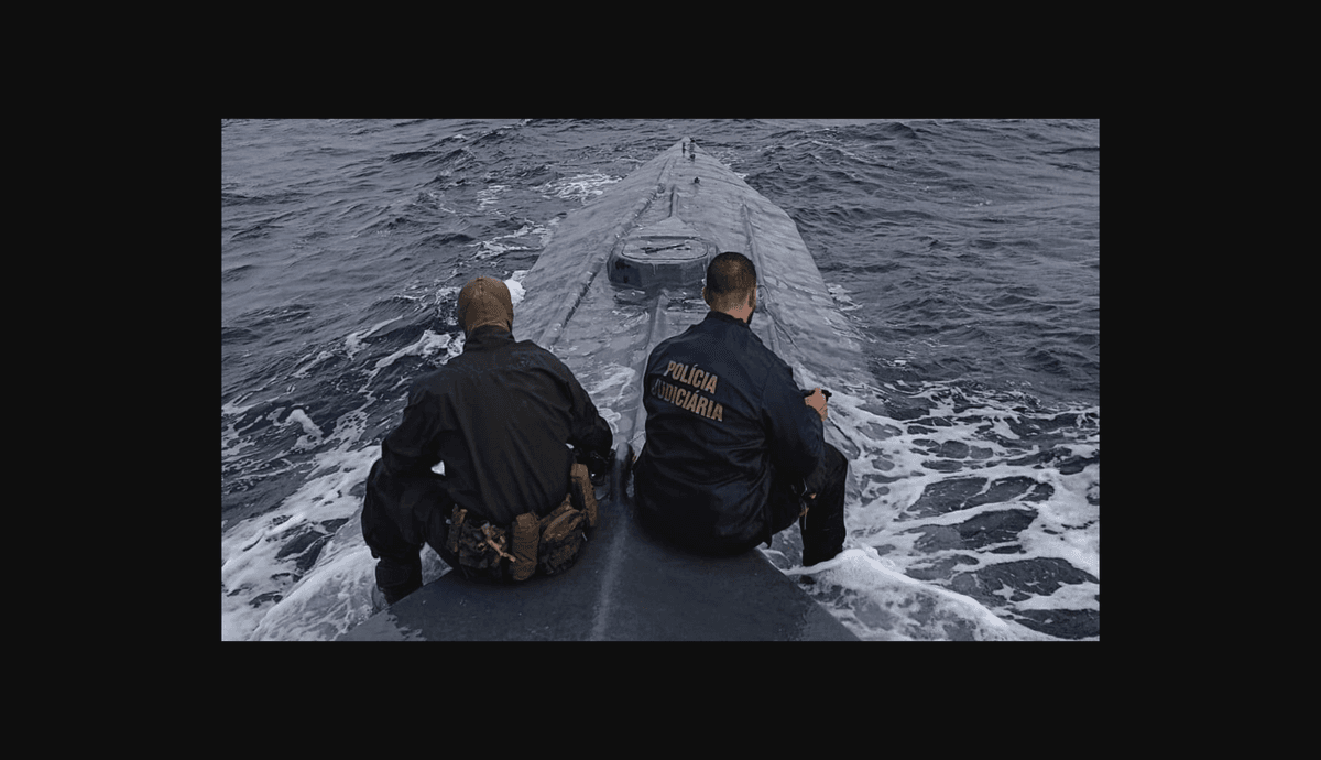 Confiscan 8.000 kilos de cocaína en un submarino narco en el Atlántico