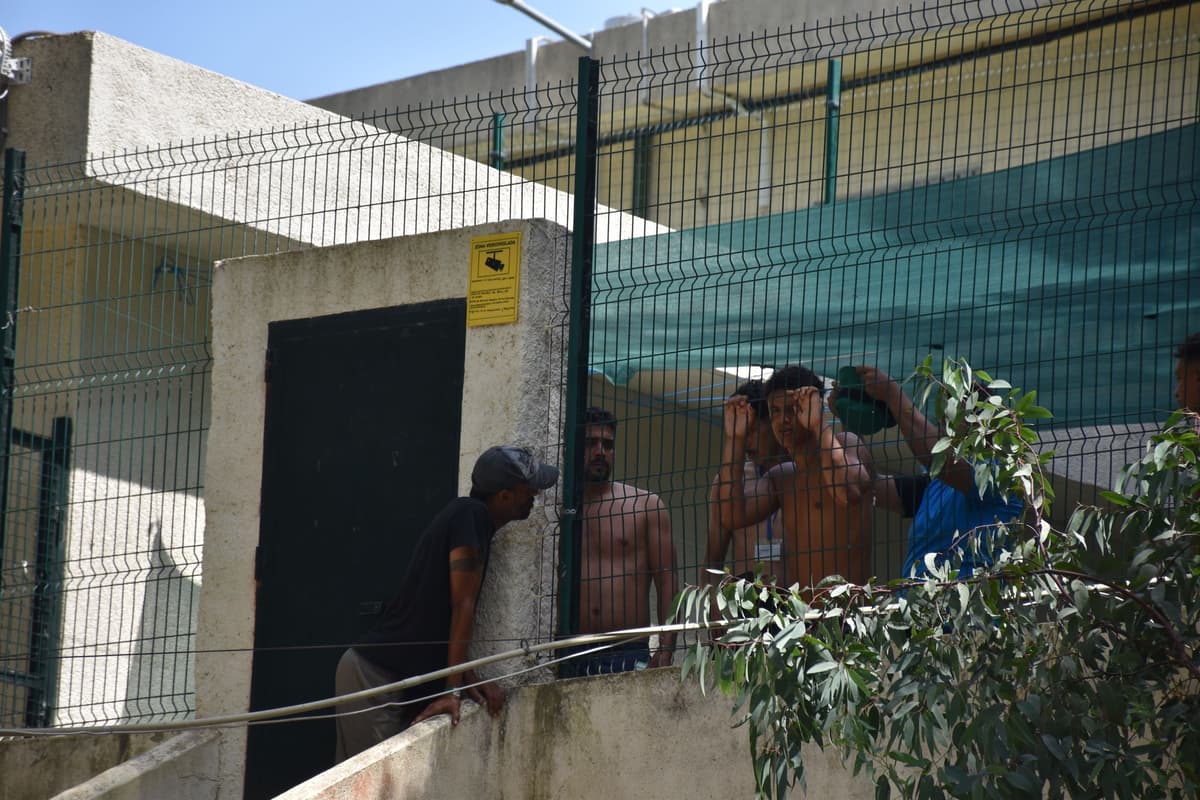 Cerca de 100 ciudadanos marroquíes dejaron de forma voluntaria el CETI desde el miércoles.