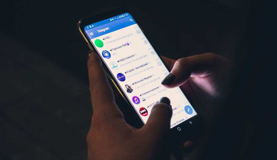 El regulador del Reino Unido investigará a Telegram y sitios de chat para adolescentes por posibles violaciones de seguridad infantil.