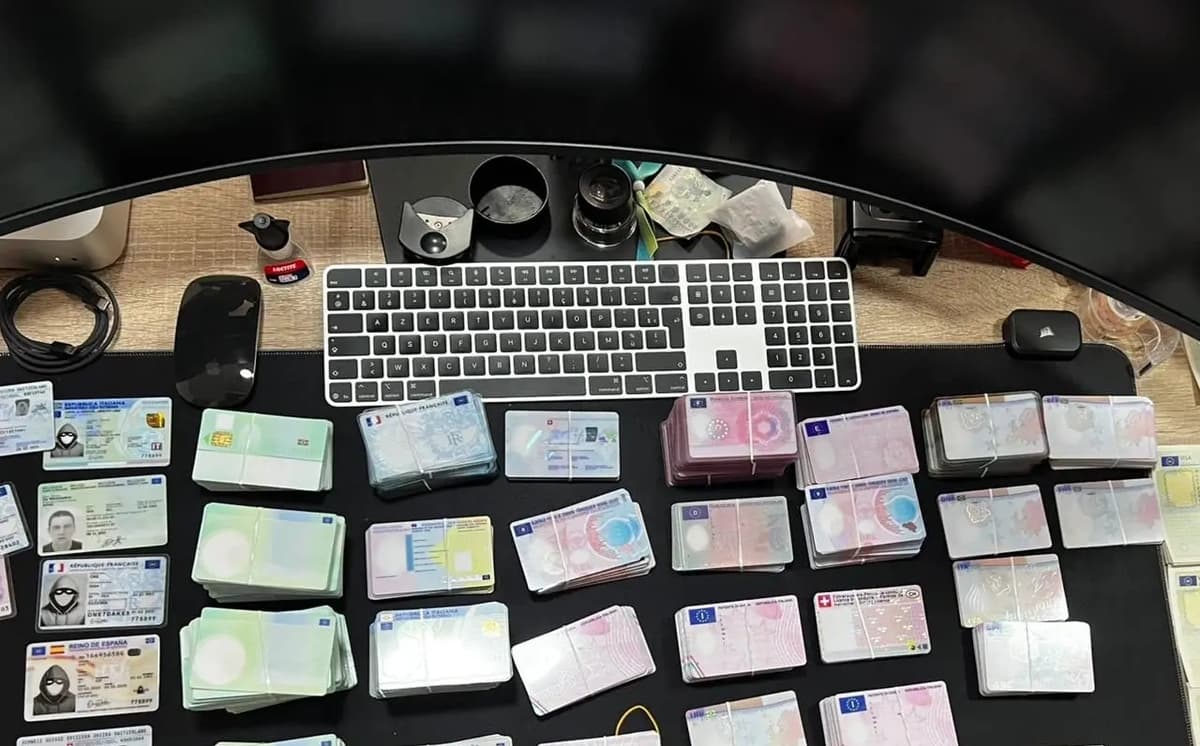 Desmantelan un taller de elaboración de identificaciones fraudulentas en Alicante