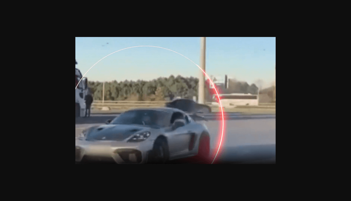 Arrestado por manejar un Porsche a 301 kilómetros por hora en la autopista