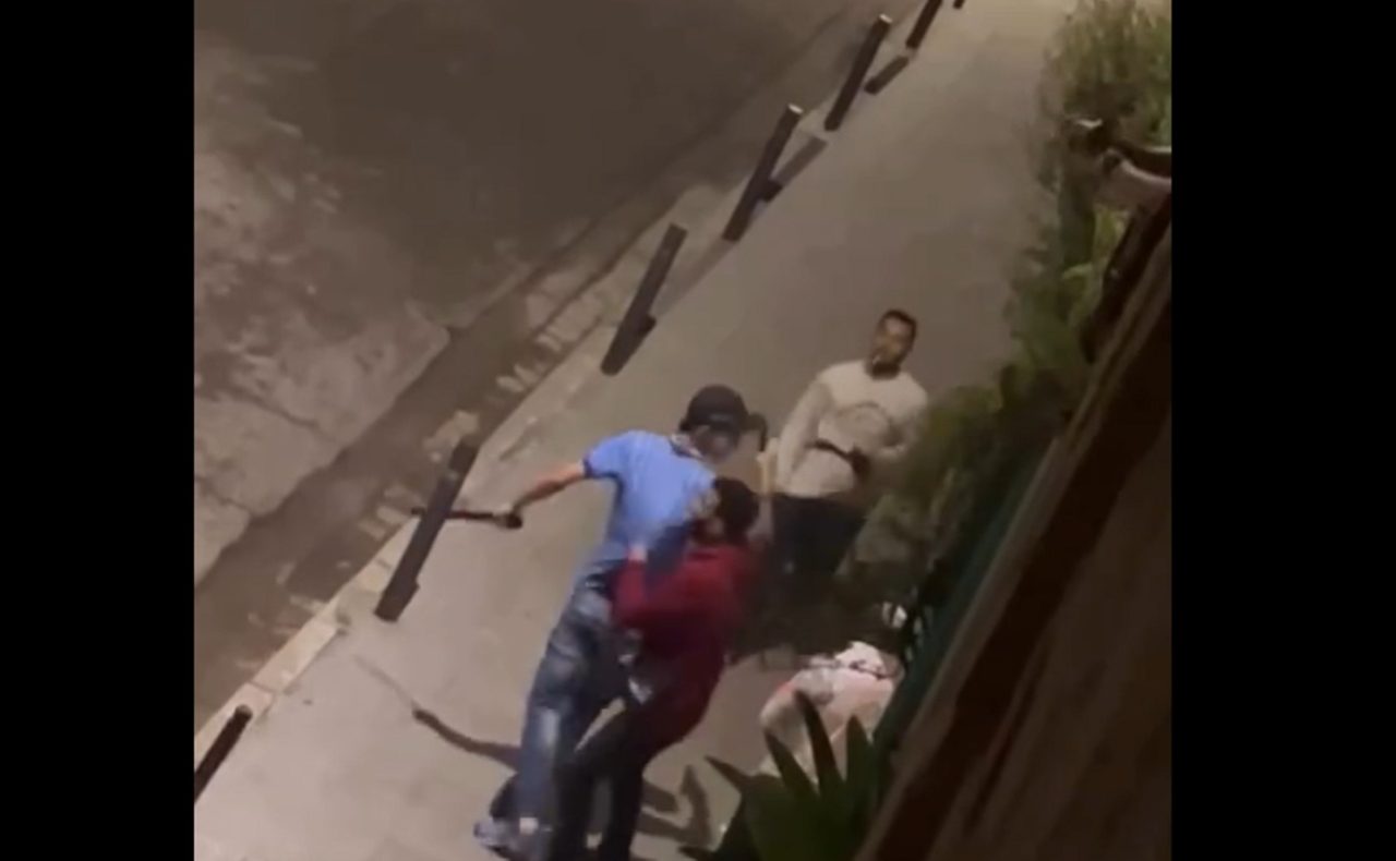 Dos guardias civiles son baleados mientras daban caza a unos delincuentes en Terrassa.
