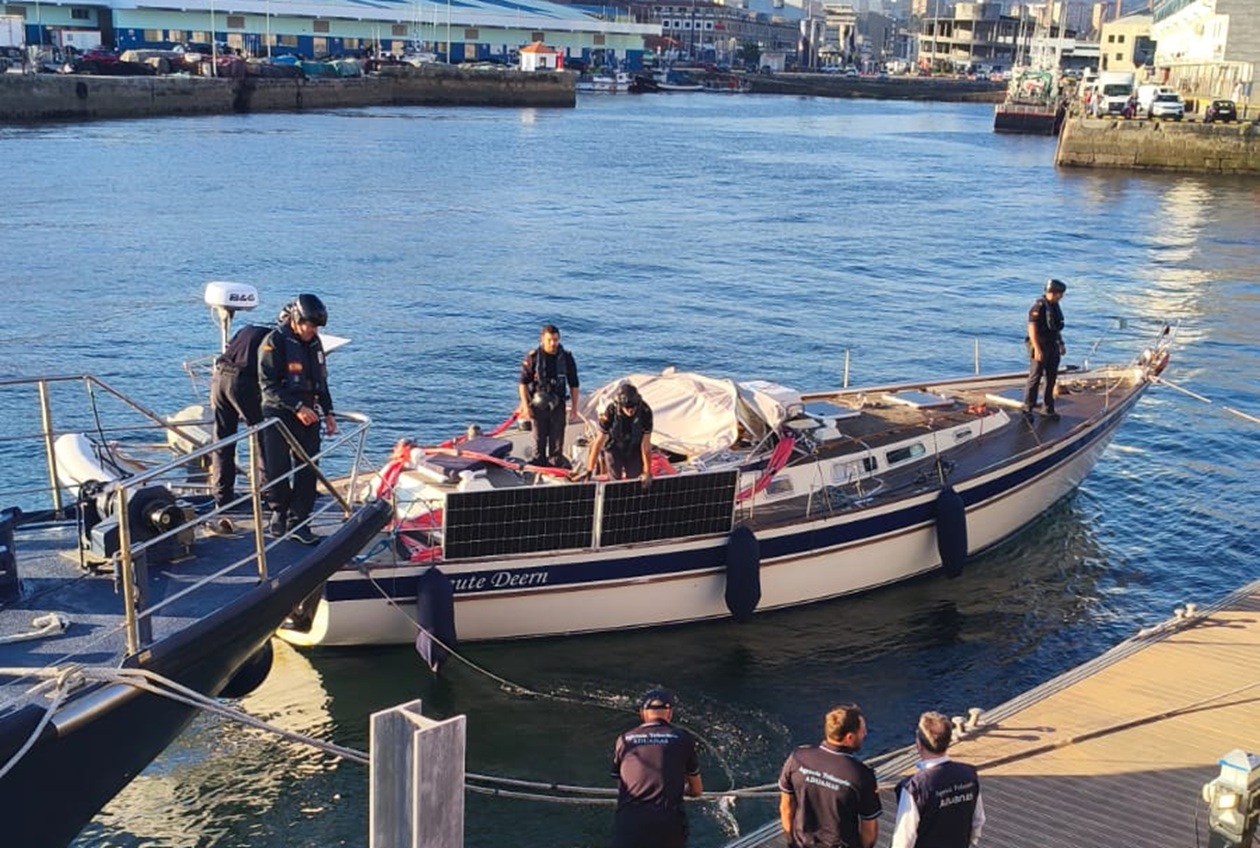 Detienen un yate con 2.000 kilos de cocaína a 400 millas de Galicia